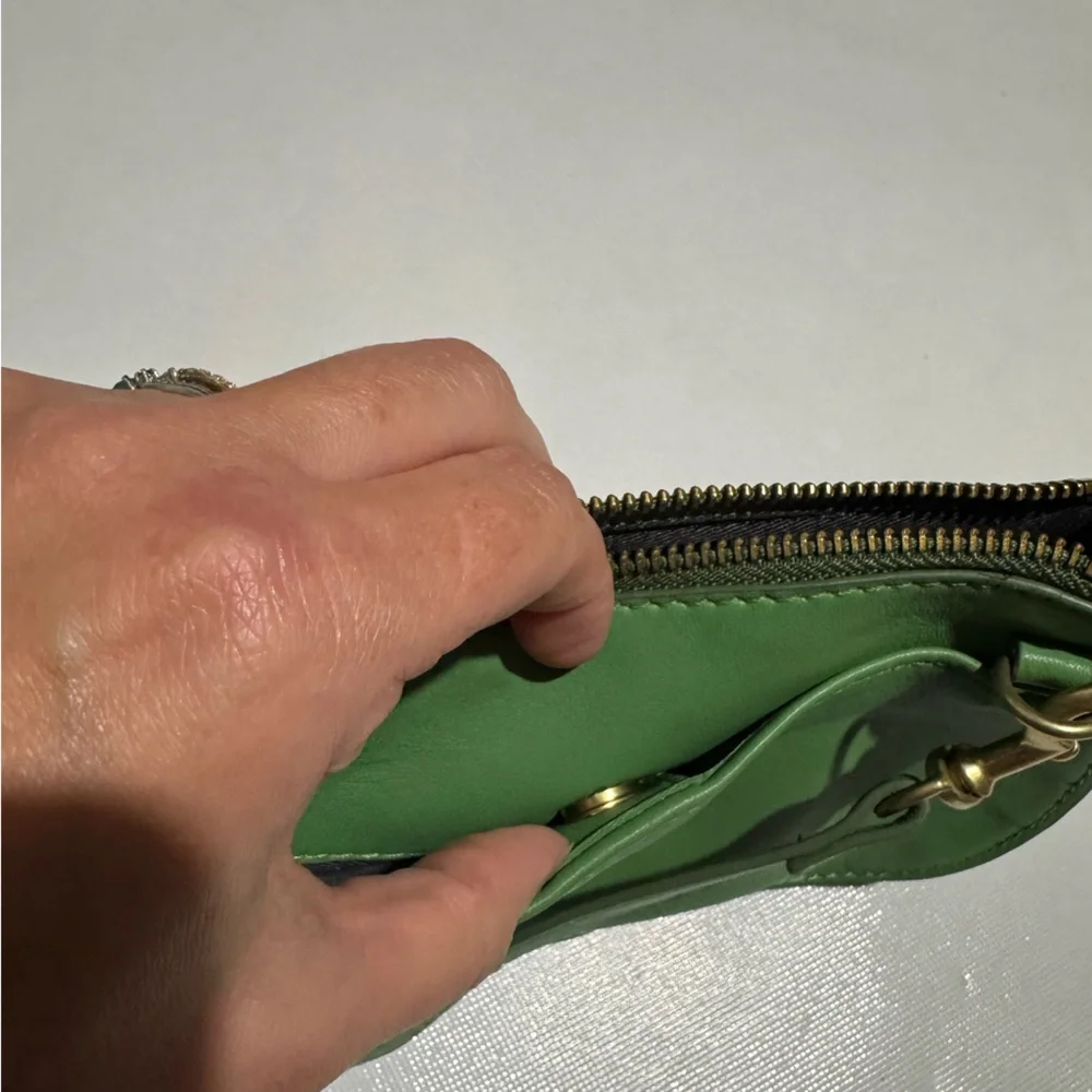 Lucky Brand Kian Lime‎ Green Chartreuse Leather Crossbody Bag Purse Western Boho